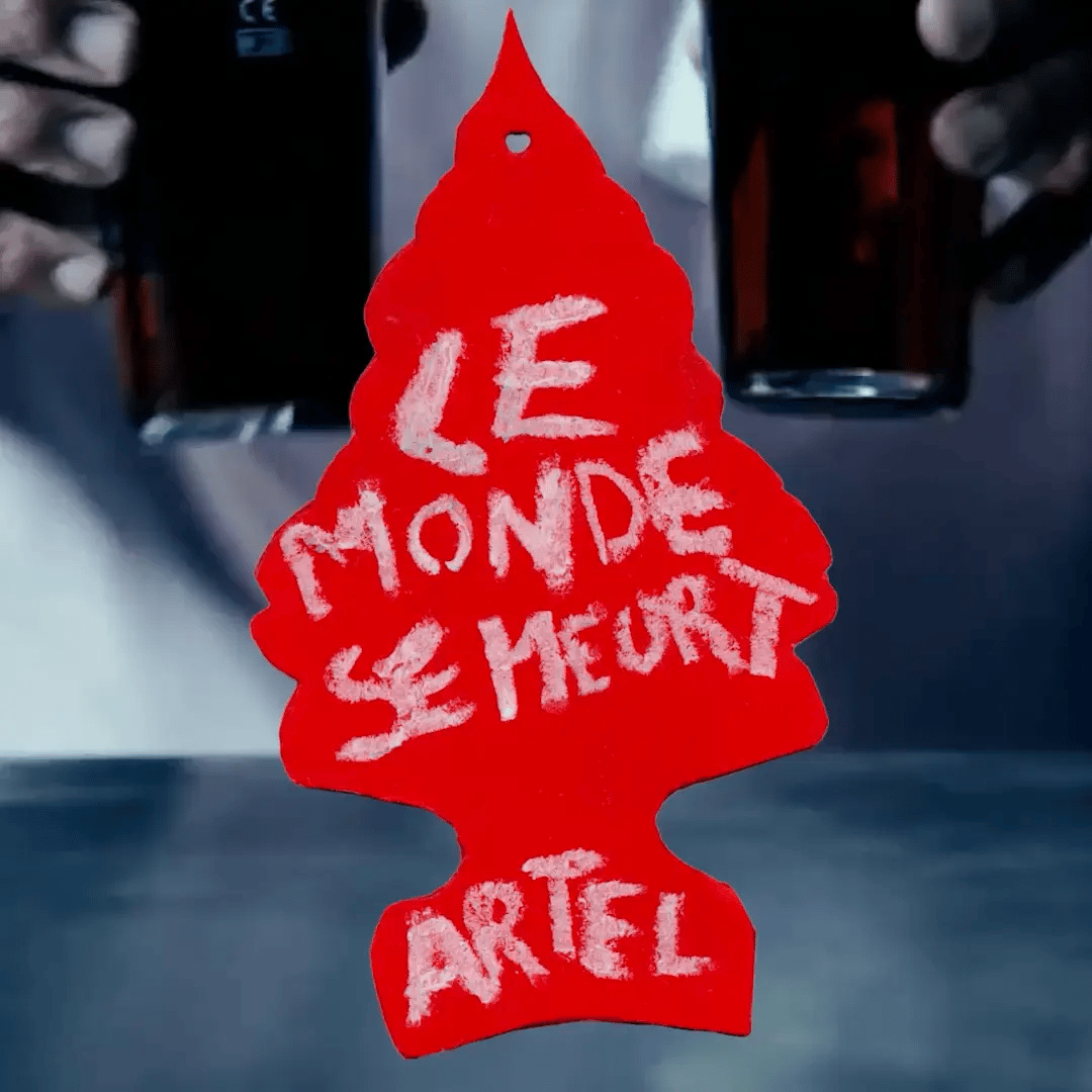 Lettrage : Le monde se meurt - Artel